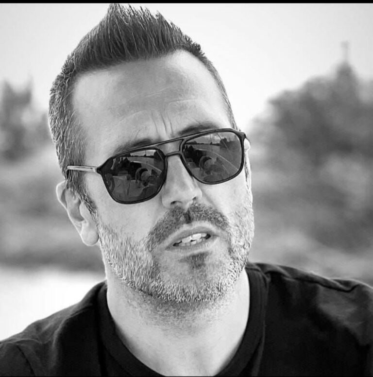 Mathieu Chauvet, votre chauffeur de taxi MC21 à La Rochelle